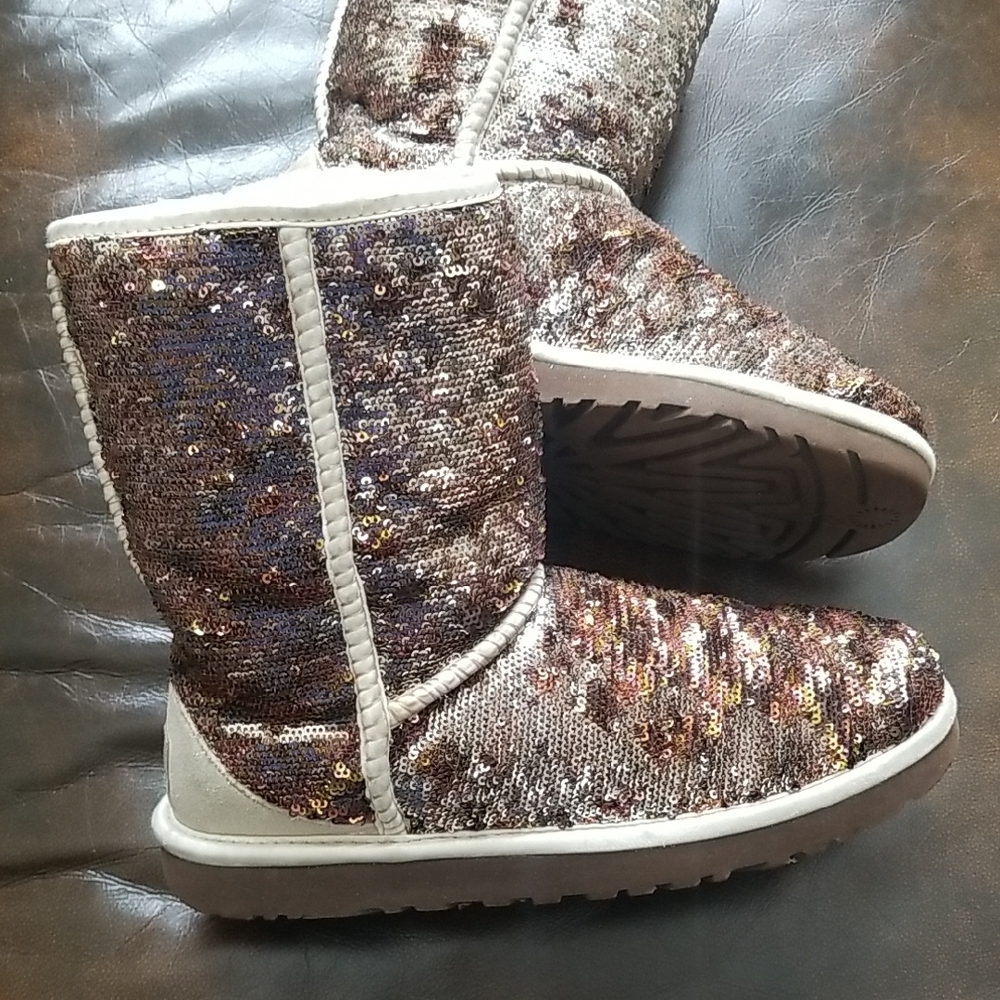 UGG Classic Short Sparkles Champagne Boots